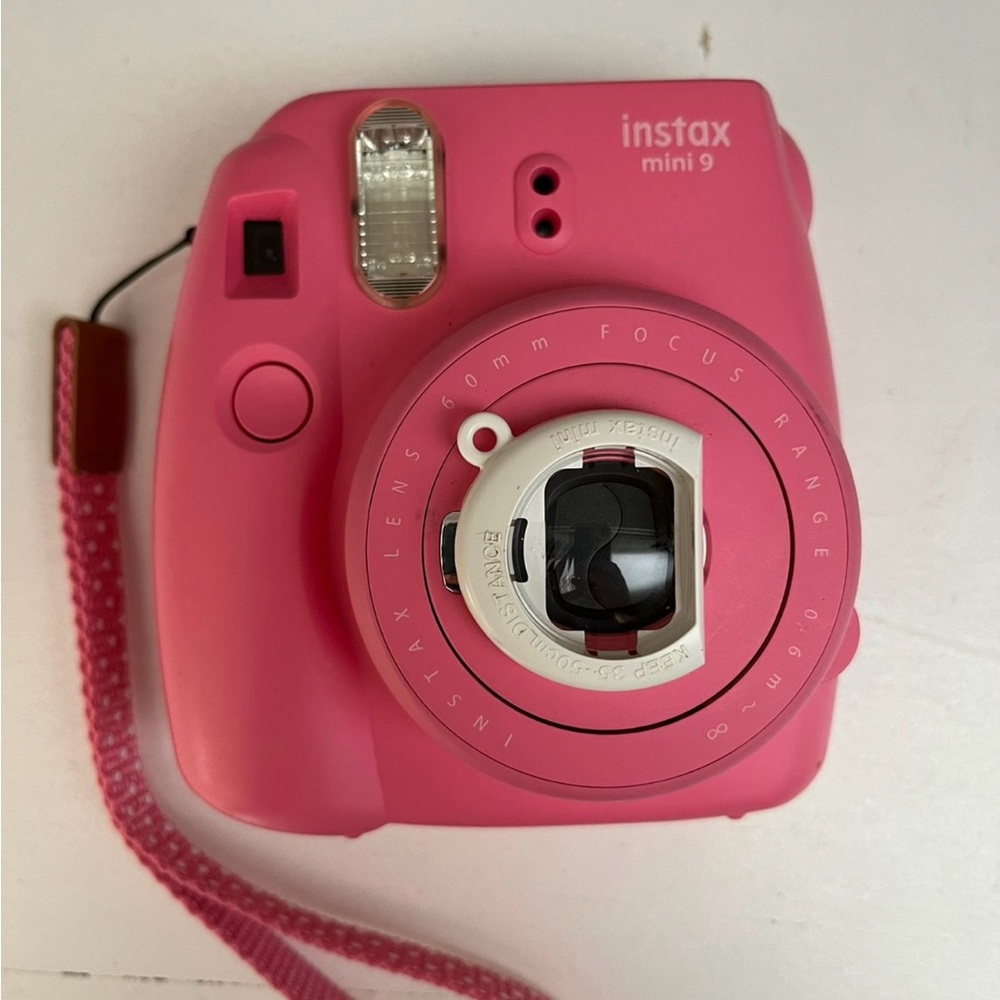 Instax Mini 9 in Bright Pink